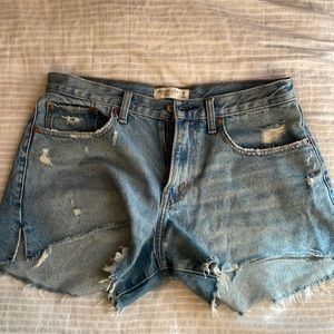 The Boyfriend Short (Abercrombie & Fitch)